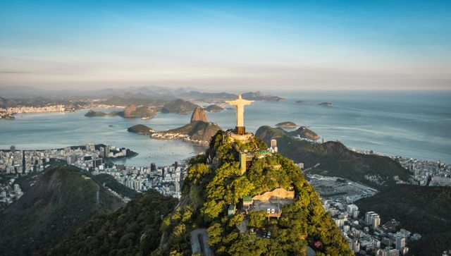 Illustrative background for Why is Rio de Janeiro important?